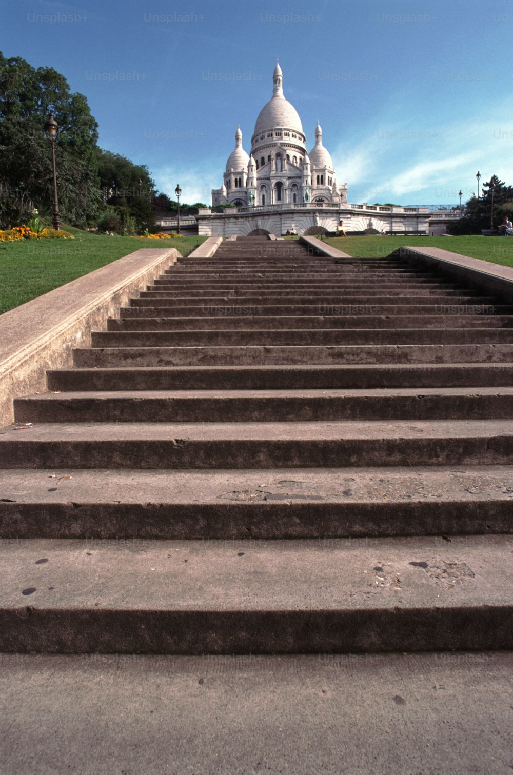 a set of steps leading up to a building