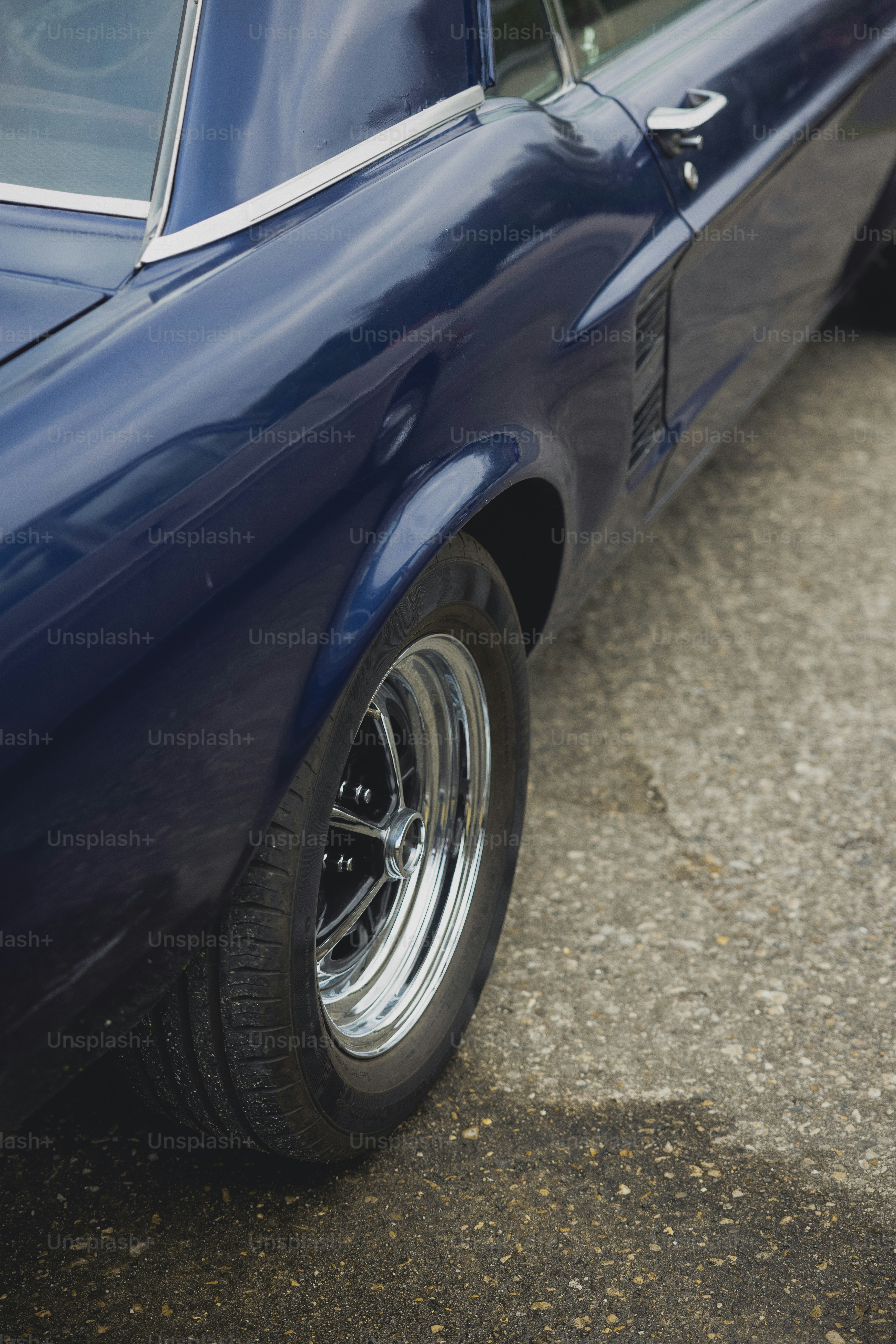 Classic Car Detail Close Up – 1967 Ford Mustang 289 V8 Coupé
