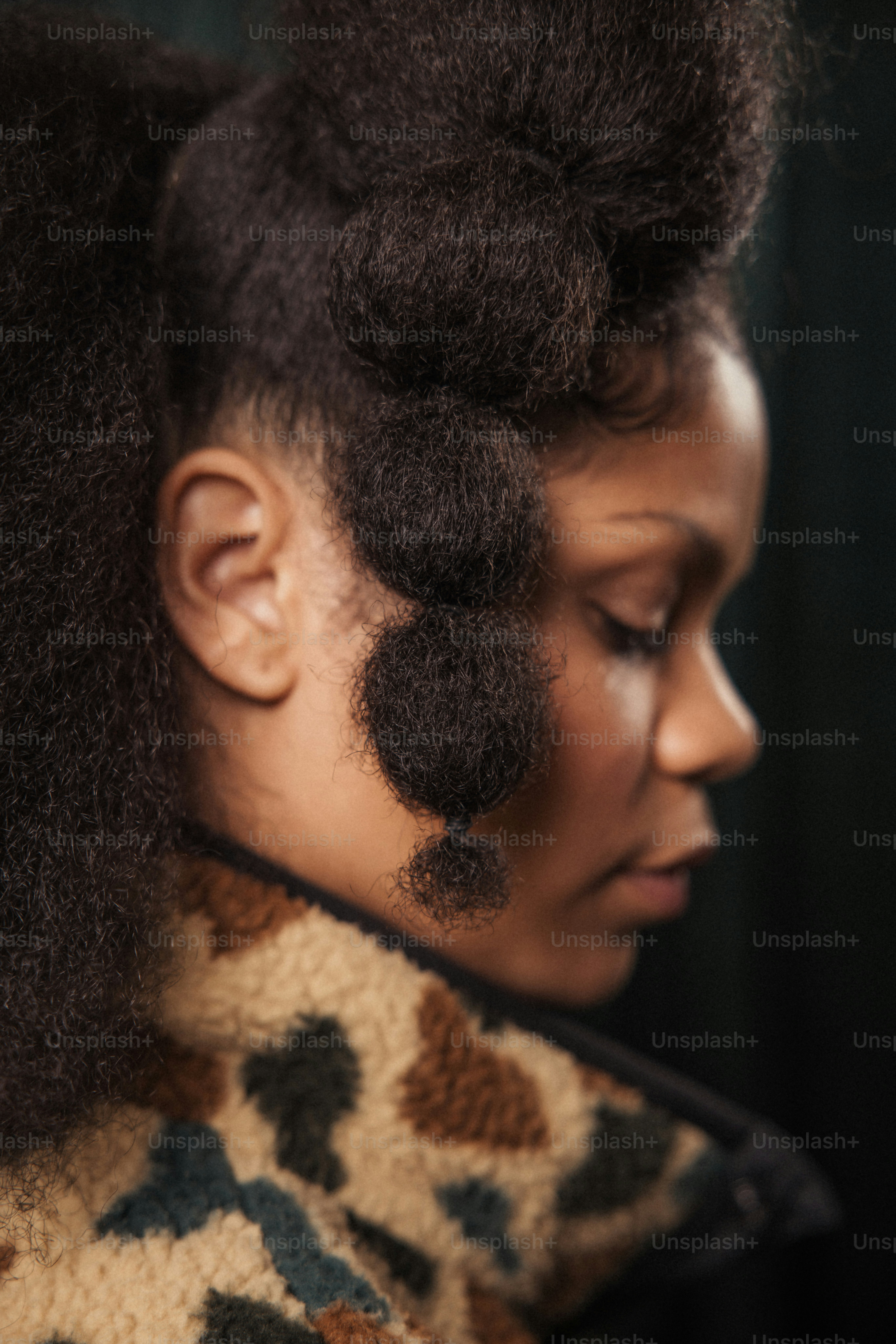 close-up seseorang dengan Afro