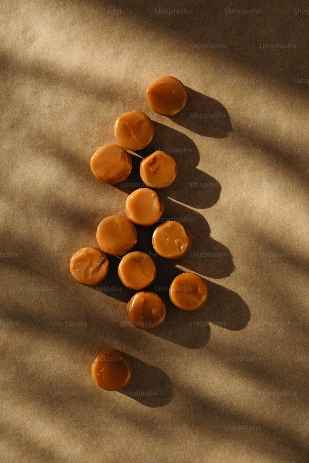 a group of oranges sitting on top of a table