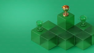 Un trophée d’or assis au sommet d’une pyramide verte
