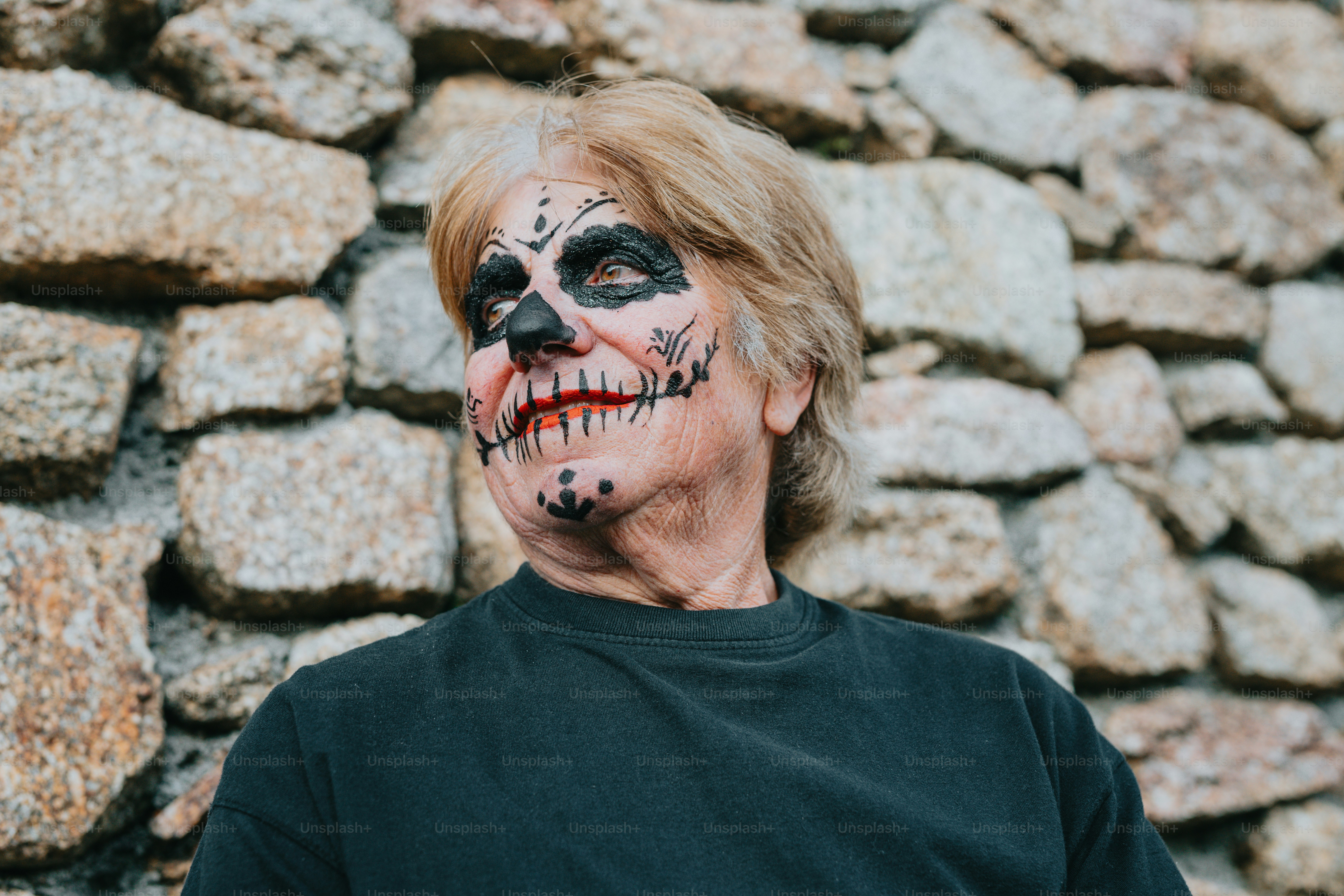 Don't get spooked into using low-quality images. At Unsplash, you can choose from a wide range of gorgeous halloween images that might just give you the chiils. Our photos are 100% free to use.