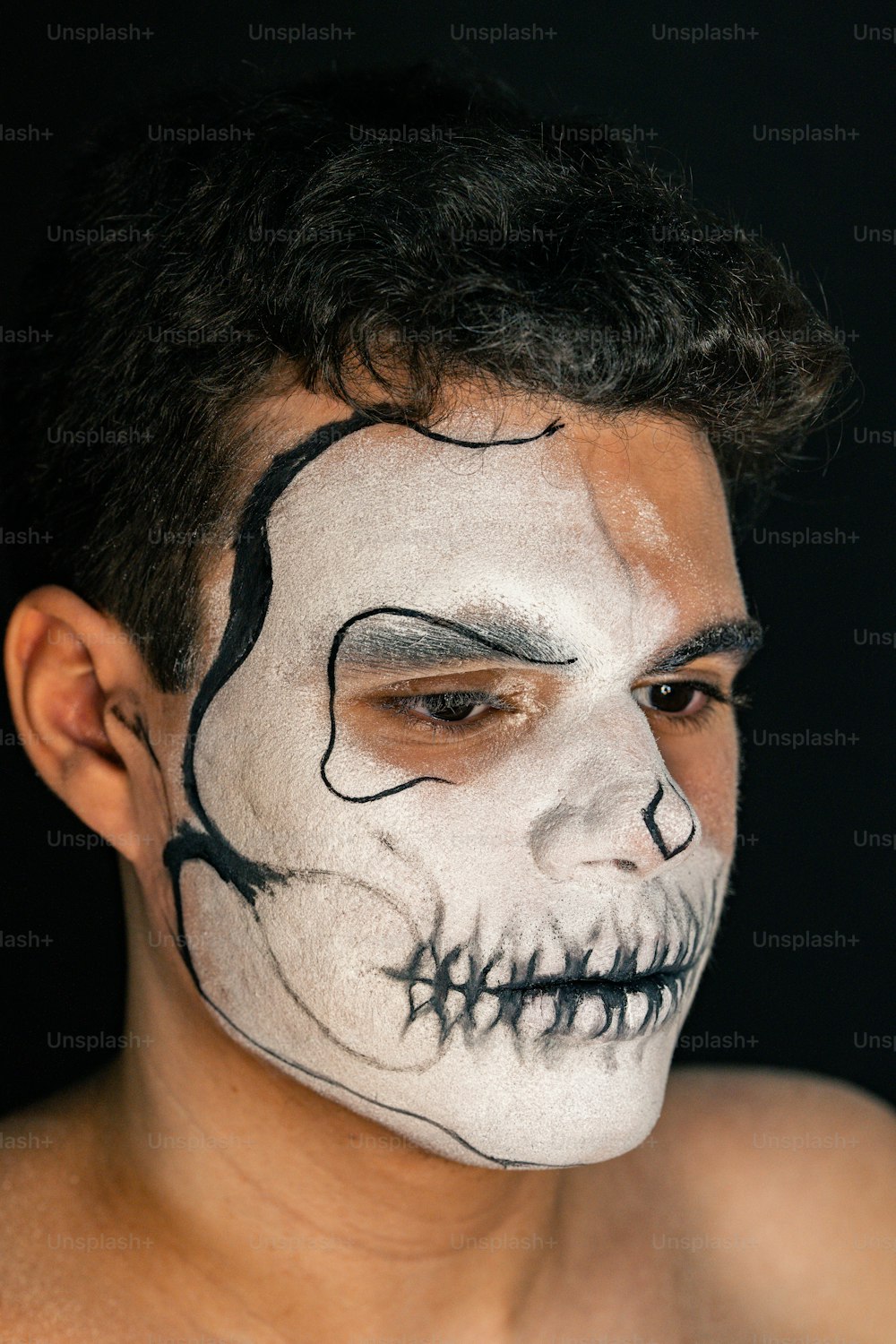 Skeleton face paint hi-res stock photography and images - Alamy