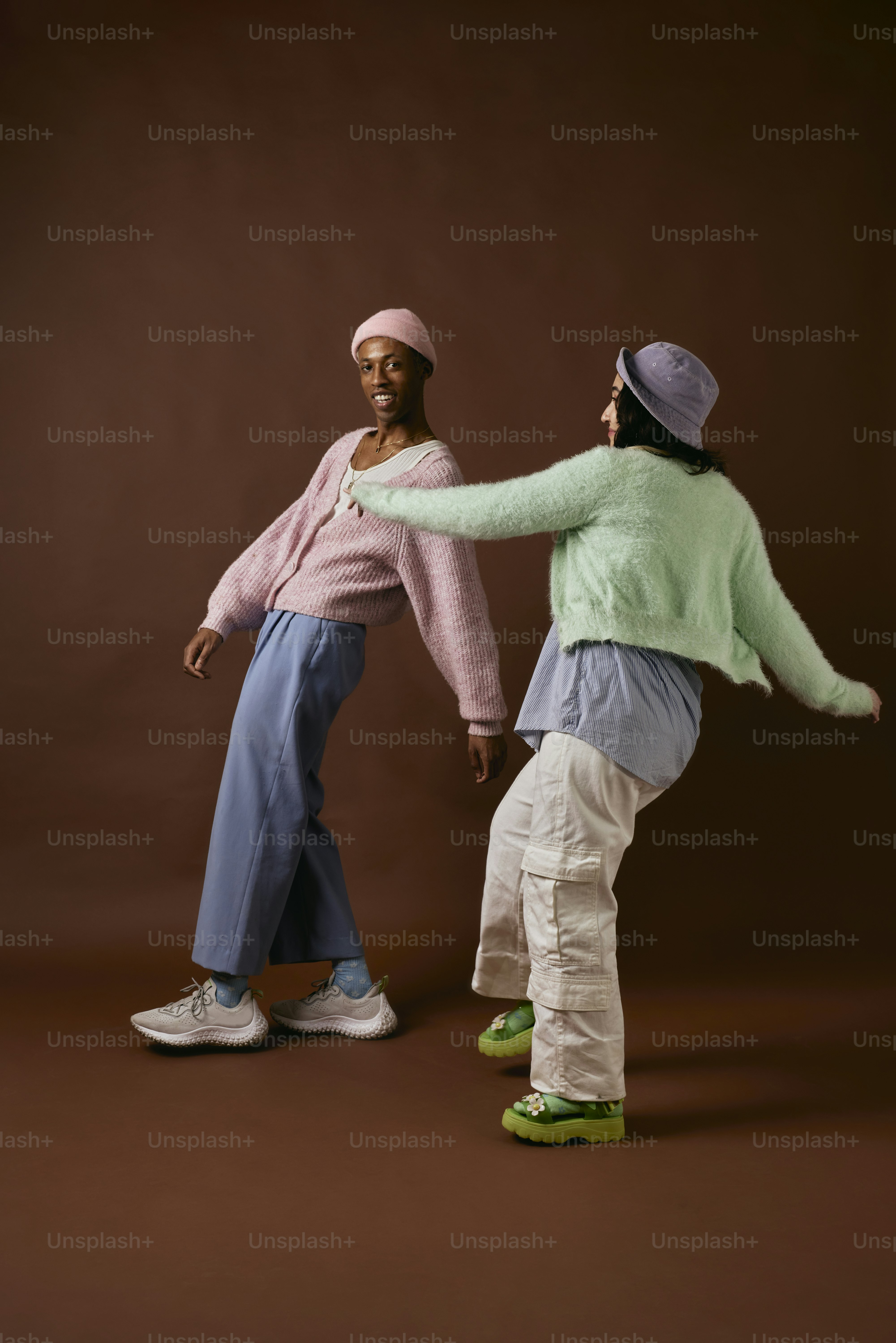 premium_photo-1695844418682-8839980b7835?ixid=M3wxMjA3fDB8MXxzZWFyY2h8MTd8fGJlc3QlMjBhcHBhcmVsJTIwbW9ja3Vwc3xlbnwwfHx8fDE3NTUyODY5NDV8MA\u0026ixlib=rb-4.1.0