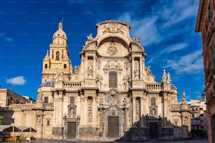 Igreja Catedral de Santa Maria, La Santa Iglesia Catedral de Santa Maria em Múrcia, Espanha. Uma mistura de estilo gótico e barroco.