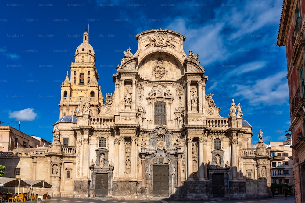 聖マリア大聖堂教会、スペイン、ムルシアのラ・サンタ・イグレシア・カテドラル・デ・サンタ・マリア。ゴシック様式とバロック様式の混合。