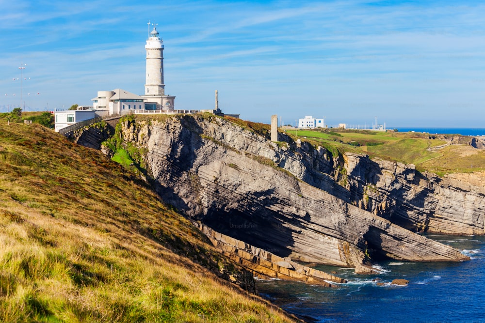 Faro de Cabo Mayor en la ciudad de Santander, región de Cantabria España