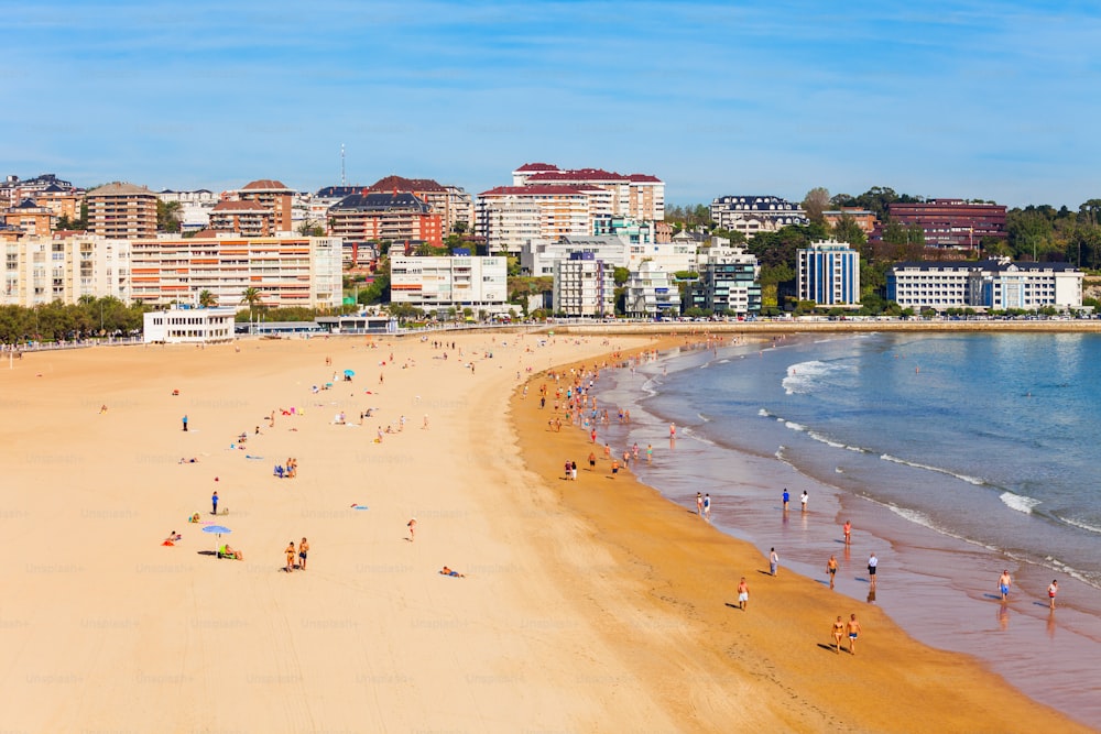 Vista aérea panorâmica da praia da cidade de Santander. Santander é a capital da região da Cantábria, na Espanha