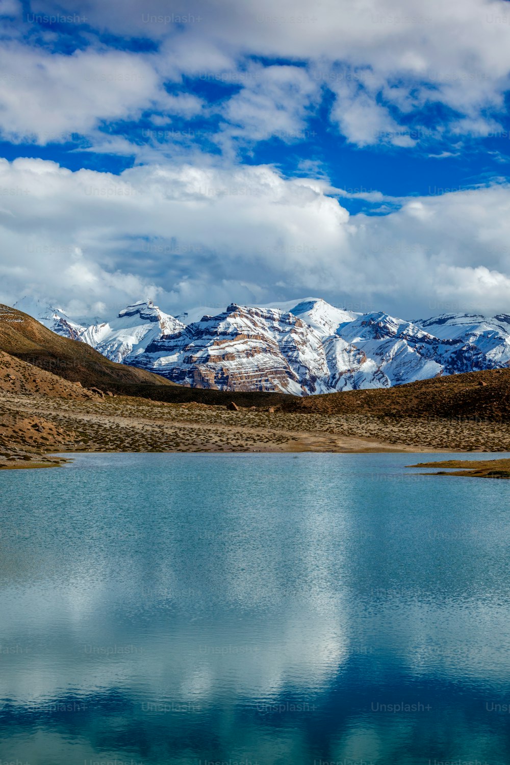 Lago Dhankar en el Himalaya. Valle de Spiti, Himachal Pradesh, India