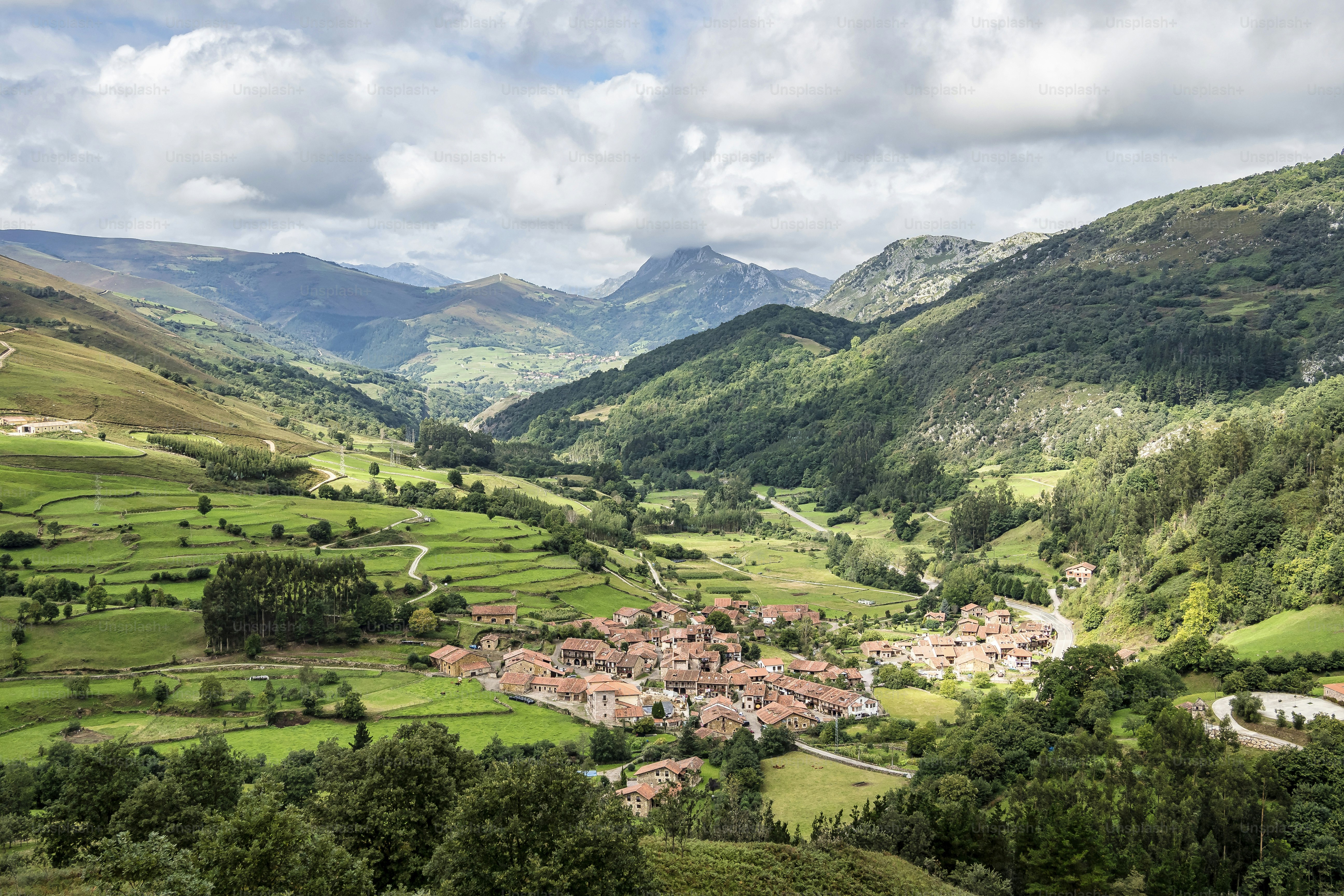 Pueblo de Carmona, valle de Cabuérniga, Cantabria en España.