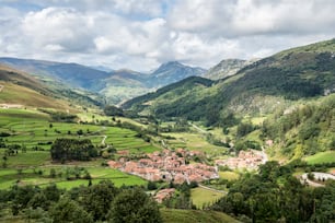 Pueblo de Carmona, valle de Cabuérniga, Cantabria en España.