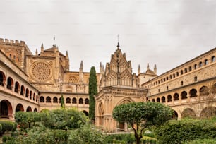 サンタマリアデグアダルーペ王立修道院。カセレス、スペイン。ユネスコ世界遺産。