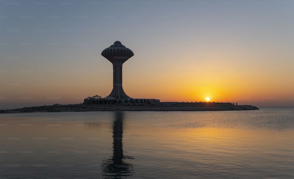 The Al Khobar Water Tower has eight stories at a height of 90 meters, and a restaurant that overlooks the city.