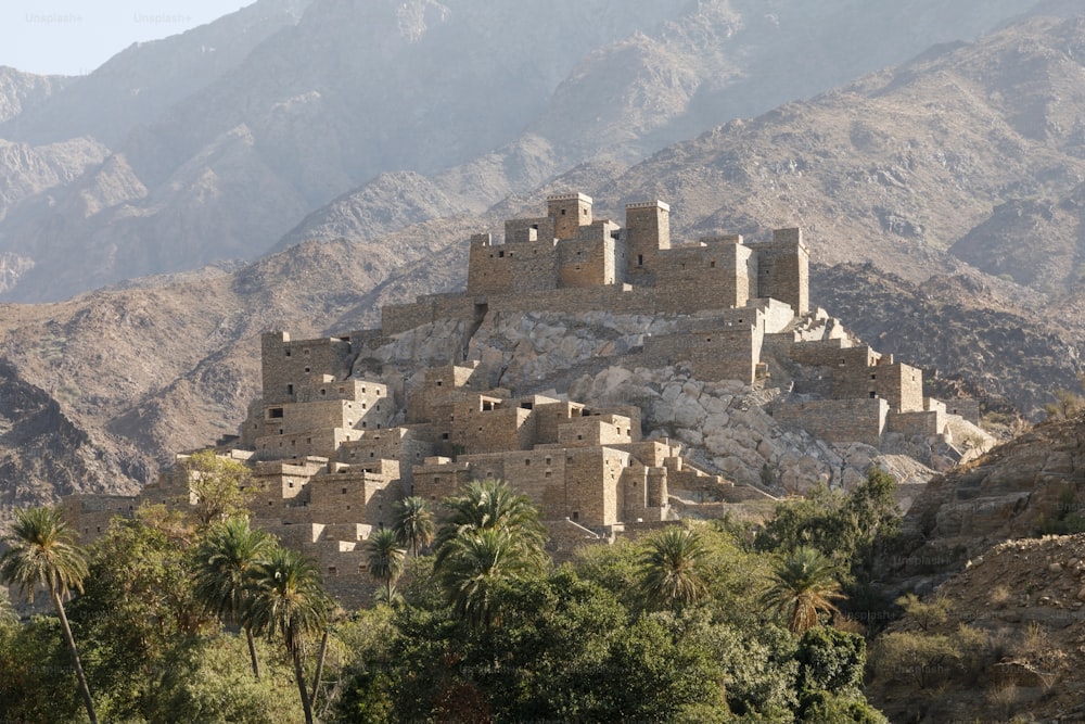 Das Dorf Thee Ain in Al-Baha, Saudi-Arabien, ist ein einzigartiges Kulturerbe, zu dem auch alte archäologische Gebäude gehören