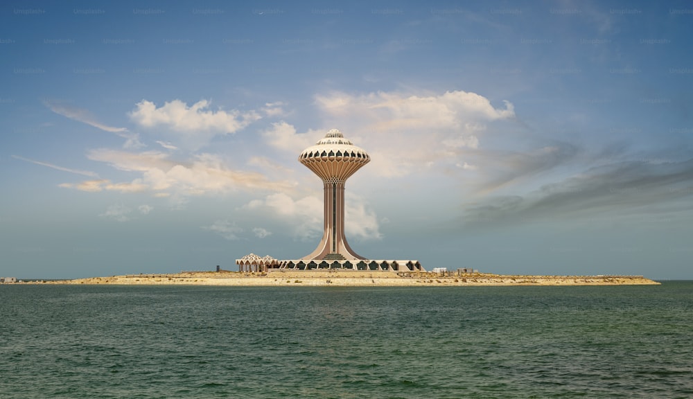 La Torre de Agua Al Khobar tiene ocho pisos a una altura de 90 metros, y un restaurante con vistas a la ciudad.
