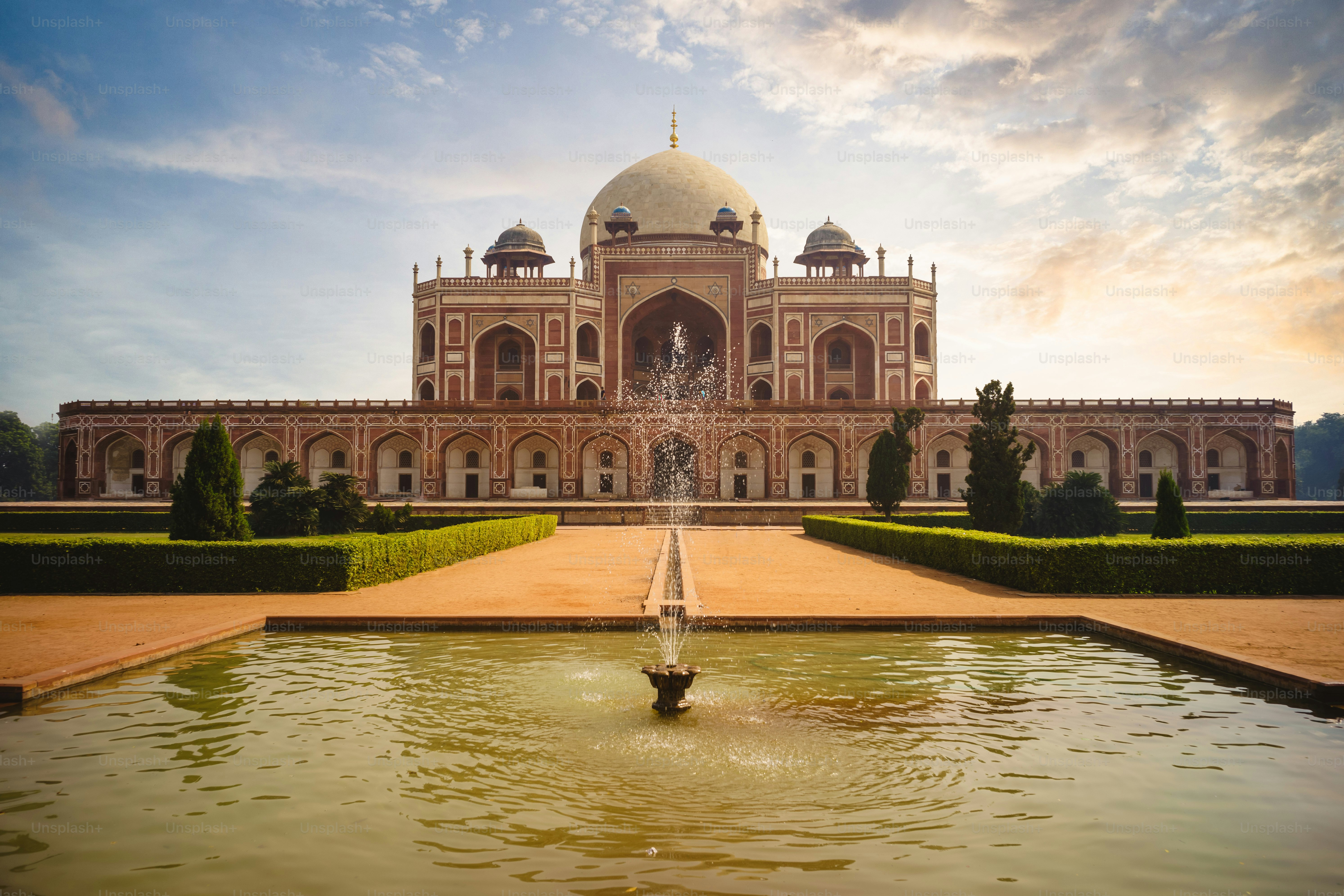 Tomba di Humayun, sito patrimonio dell'umanità dell'UNESCO, a Nuova Delhi, India