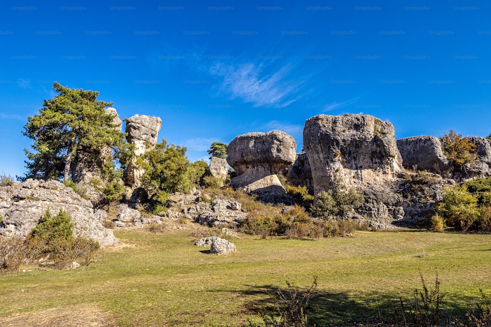 Karstformationen im Park Los Callejones de las Majadas, Cuenca, Spanien. Los Callejones Route in den Bergen der Serrania de Cuenca, Kastilien-La Mancha, Spanien