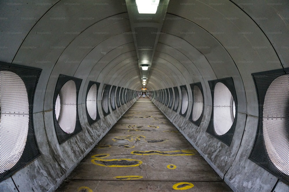 デトロイトのトンネルの美しいショット