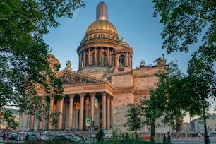 러시아 상트페테르부르크에 있는 아름다운 성 이삭 대성당
