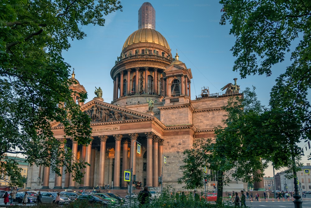 La hermosa Catedral de San Isaac en San Petersburgo, Rusia