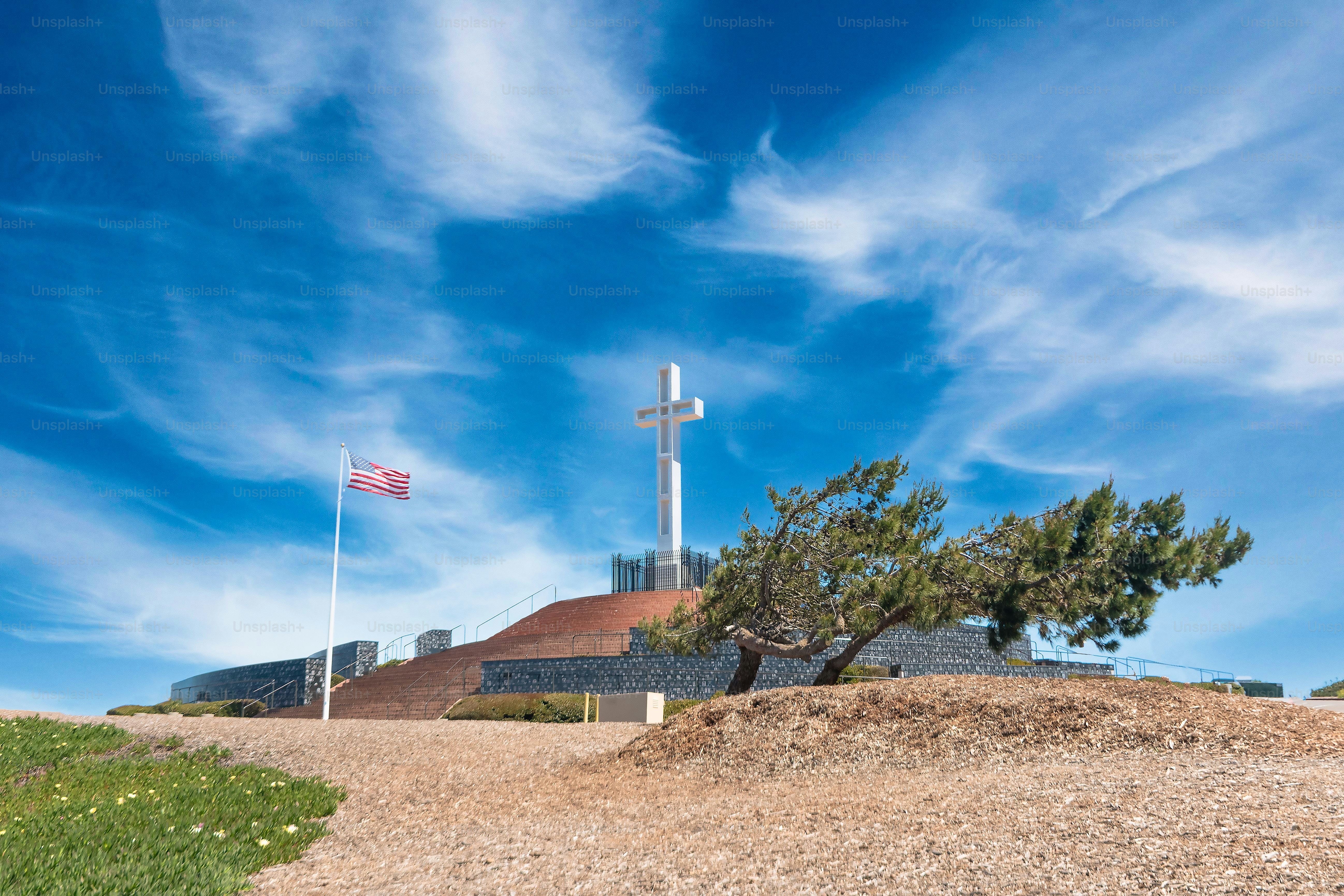 A beautiful shot of the Mt.Soledad National Veterans Memorial with a ...