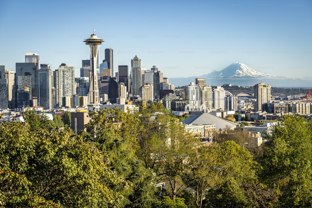 Panorámica aérea del horizonte de la ciudad de Seattle, Washington, Estados Unidos de América