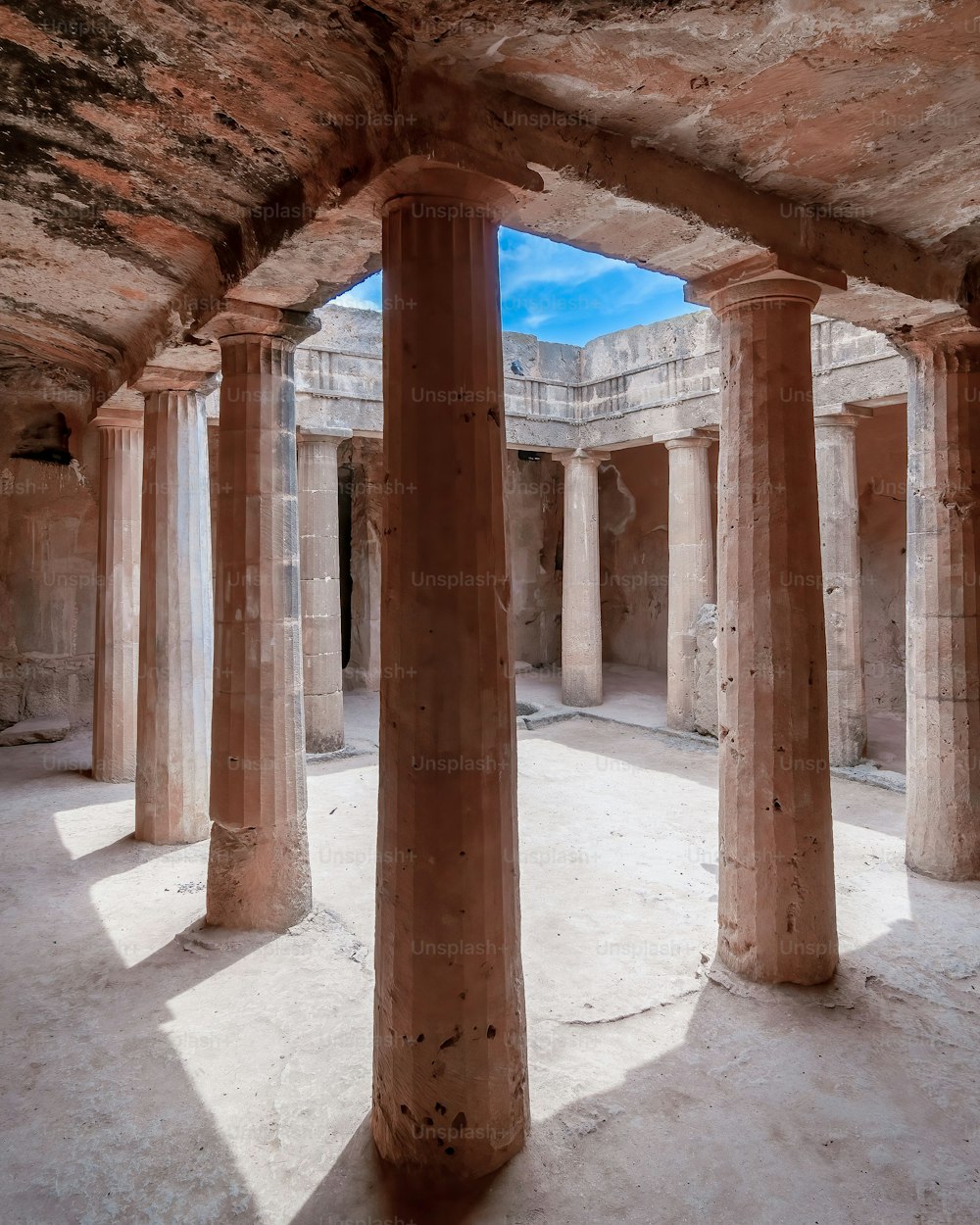 고고학 유적지, 키프로스 파 포스 (Paphos)의 왕들의 무덤 (Tombs of the Kings)의 아름다운 전망