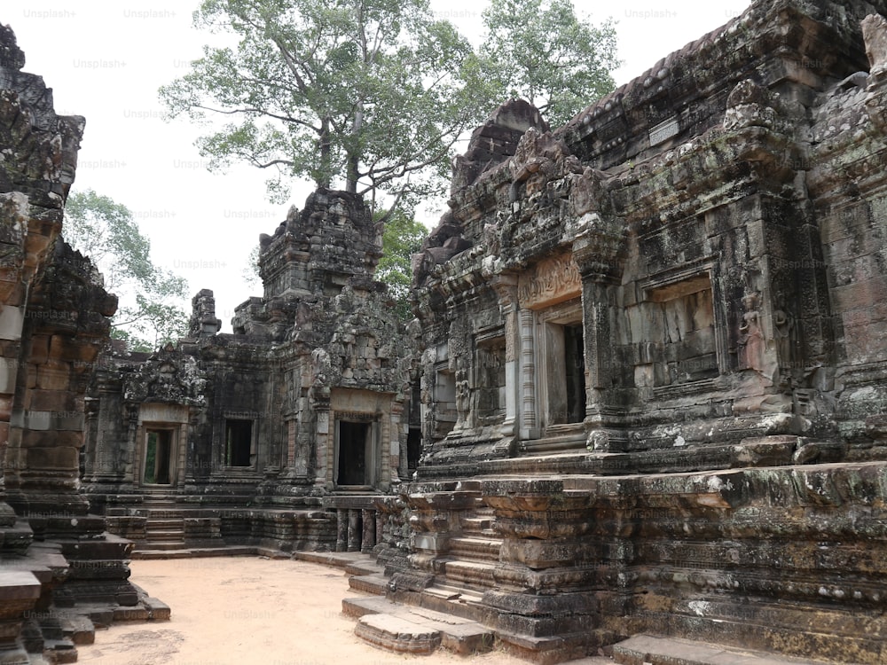 Angkor Wat ist eines der größten Weltwunder in Kambodscha mit tausender Geschichte