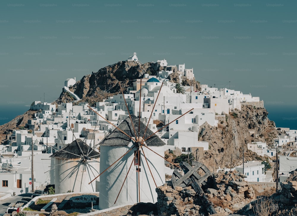 Una hermosa vista de la isla de Serifos en Grecia