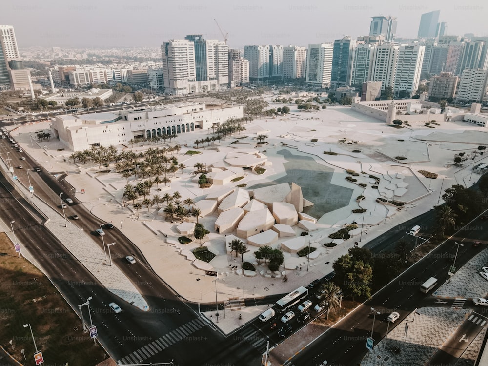 Uma vista aérea da paisagem urbana de Abu Dhabi