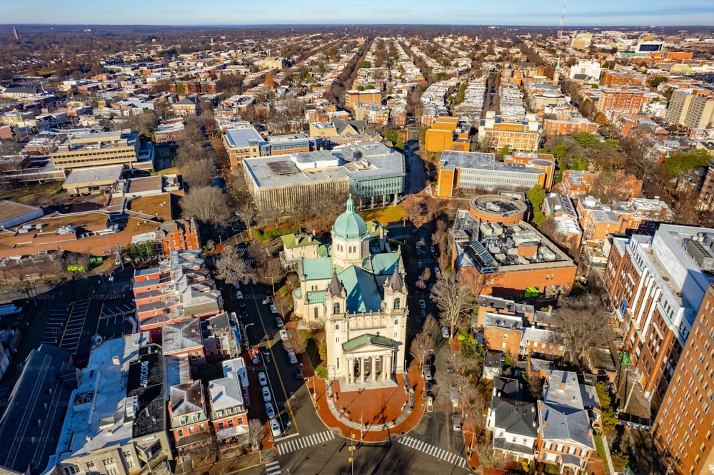 Vista aérea da Virginia Commonwealth University e do Fan District de Richmond, Virgínia