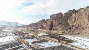 겨울에 아프가니스탄의 Bamyan 기념비적 인 동상의 부처