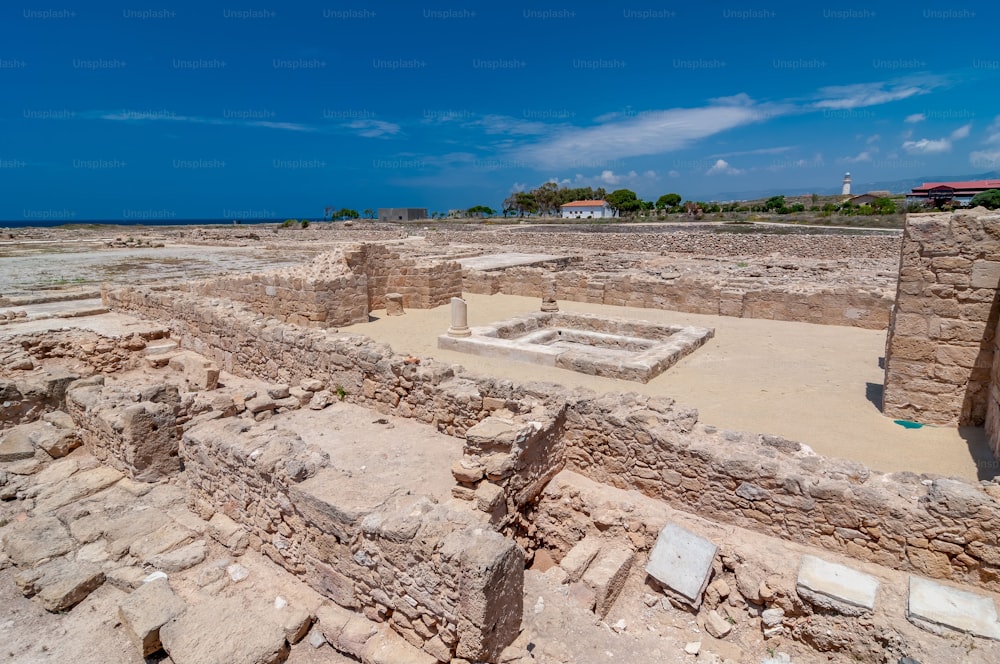 Ein wunderschöner Blick auf Ruinen im Archäologischen Park von Paphos, Zypern