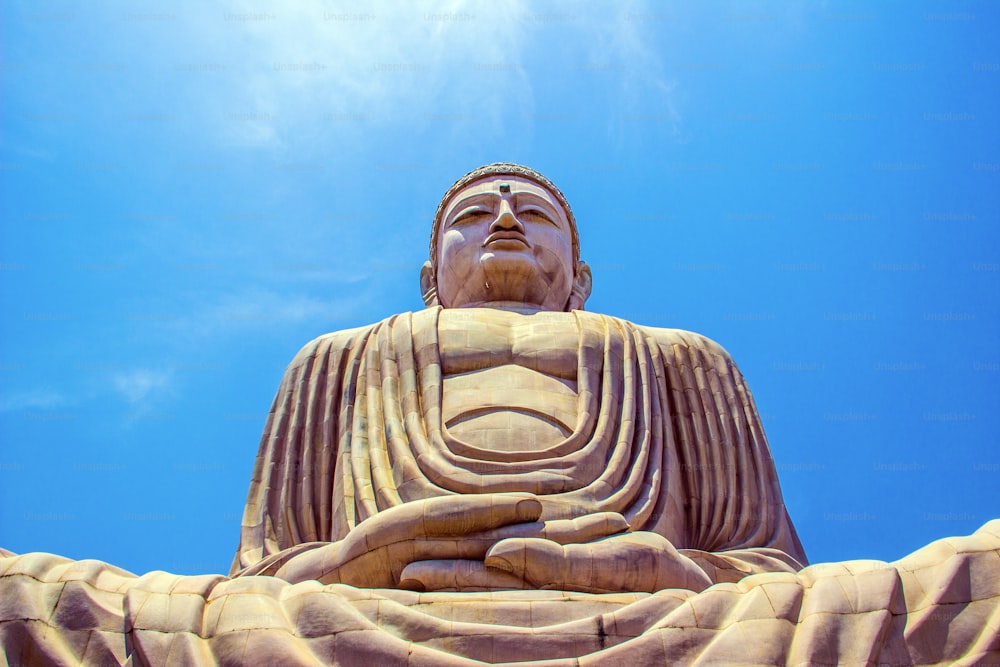 Bouddha géant à Bodhgaya, Bihar, Inde.