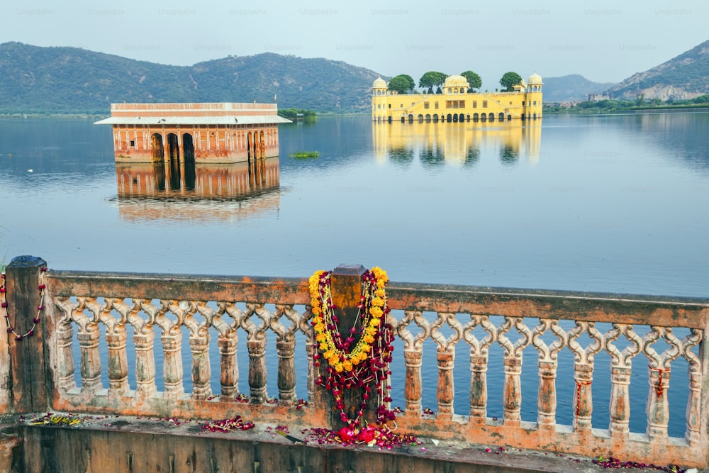 Palais de l’eau (Jal Mahal) dans le lac Man Sagar. Jaipur, Rajasthan, Inde. 18ème siècle. Le palais Dzhal-Mahal