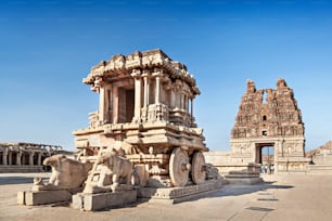 Streitwagen und Vittala-Tempel in Hampi, Indien