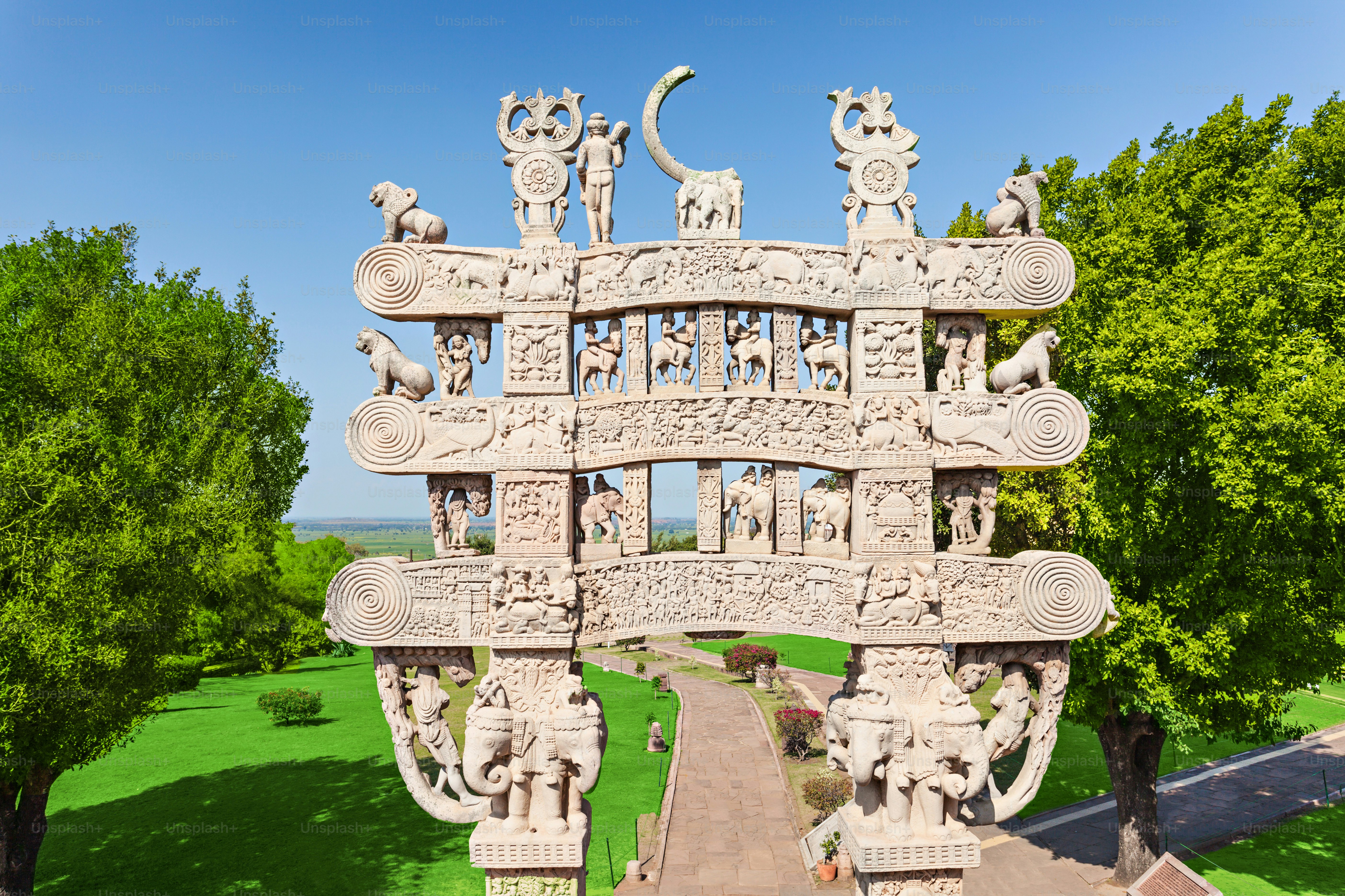 La estupa de Sanchi se encuentra en la ciudad de Sanchi, estado de Madhya Pradesh en la India