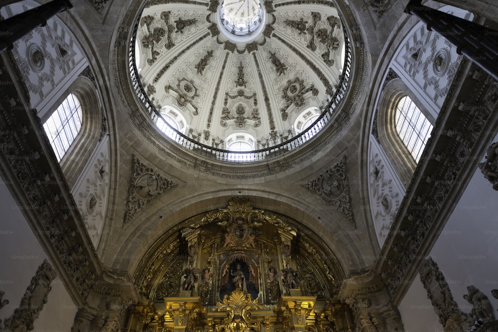 Wide angle inside view of the Chapel of Santisimo Sacramento in the Cathedral of Segovia, located in the main square of the city, the Plaza Mayor, and dedicated to the Virgin Mary. Constructed between 1525-1577 in a late Gothic style except the Dome, built around 1630.