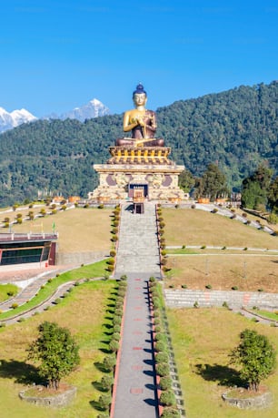 Il Buddha Park di Ravangla, noto anche come Tathagata Tsal, si trova vicino a Rabong nel distretto del Sikkim meridionale, Sikkim, India