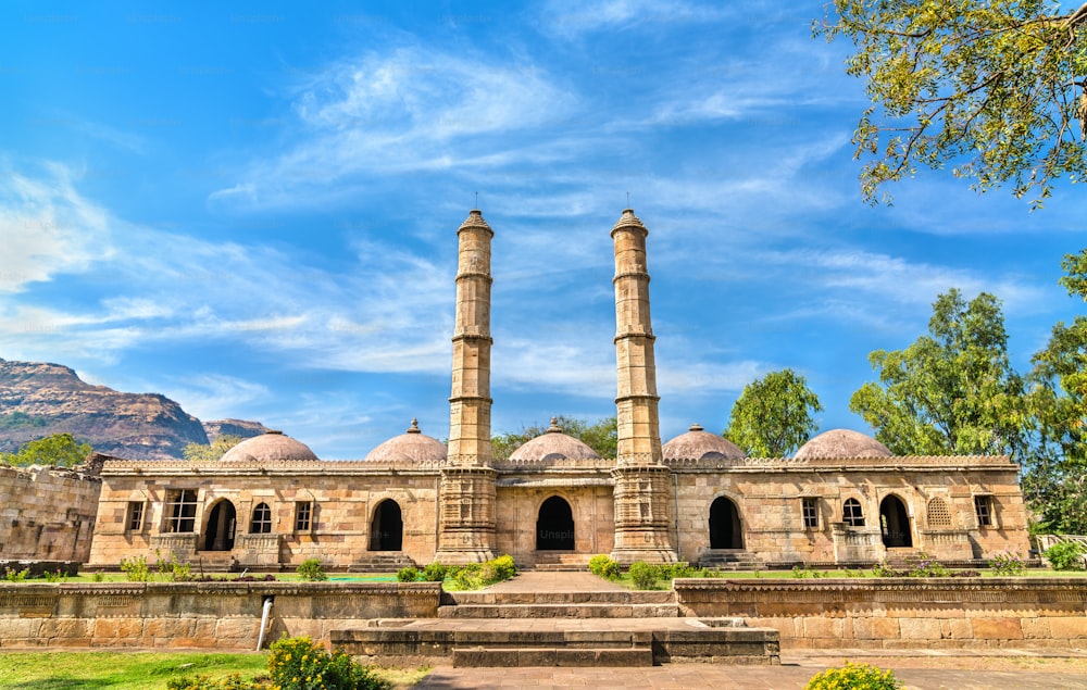 Sahar Ki Masjid im Archäologischen Park Champaner-Pavagadh. UNESCO-Weltkulturerbe in Gujarat, Indien