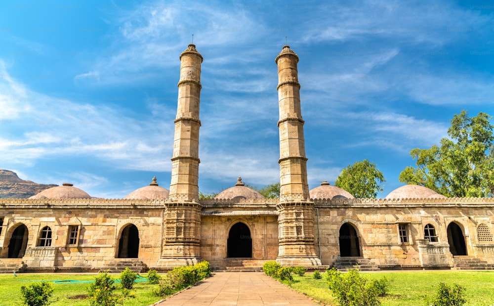 Sahar Ki Masjid nel Parco Archeologico di Champaner-Pavagadh. Un sito patrimonio mondiale dell'UNESCO nel Gujarat, in India