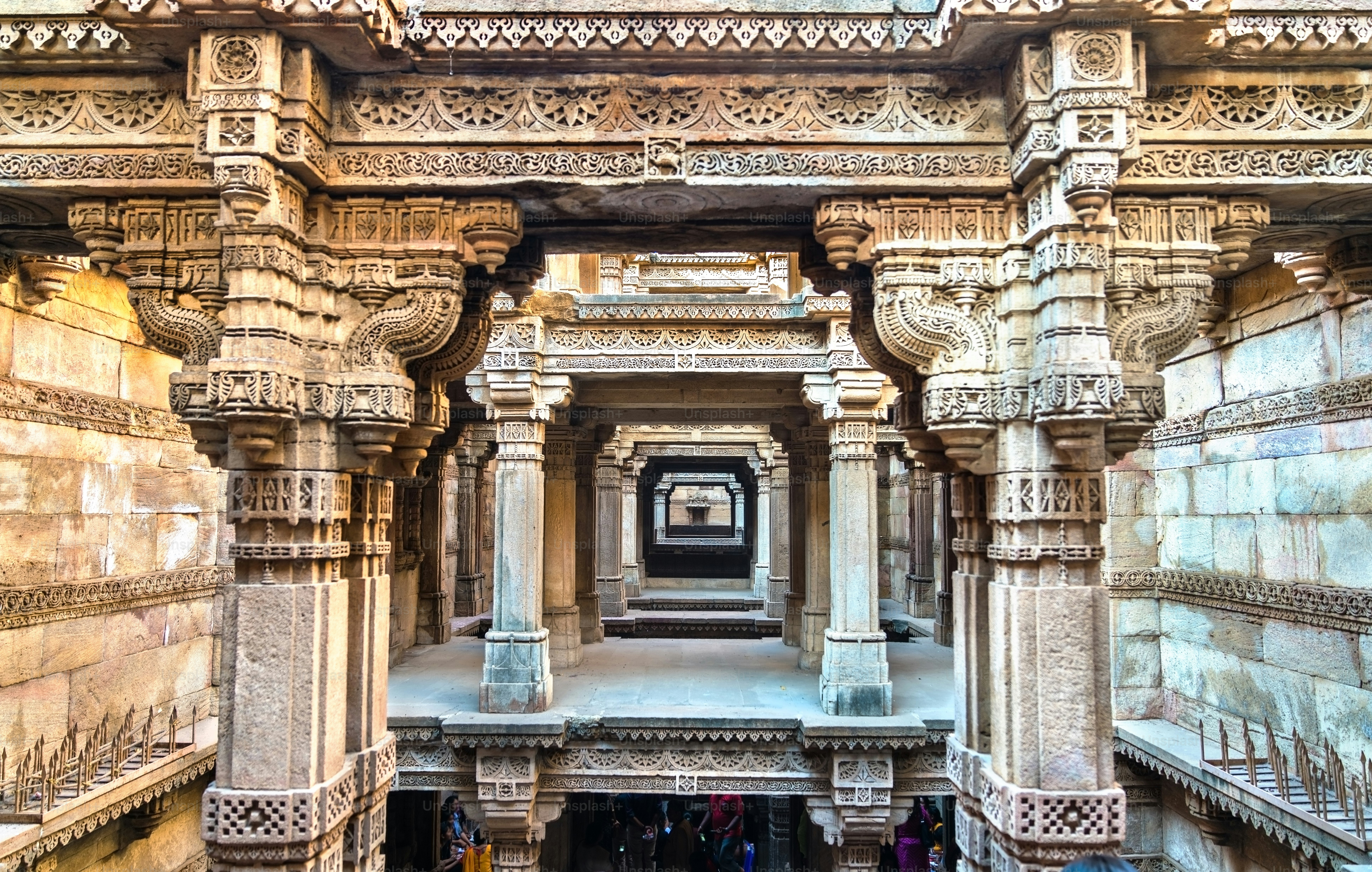 Adalaj o Rudabai Stepwell nel villaggio di Adalaj vicino ad Ahmedabad - Stato indiano del Gujarat
