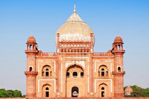 La tumba de Safdarjung es un mausoleo de piedra arenisca y mármol en Nueva Delhi, India