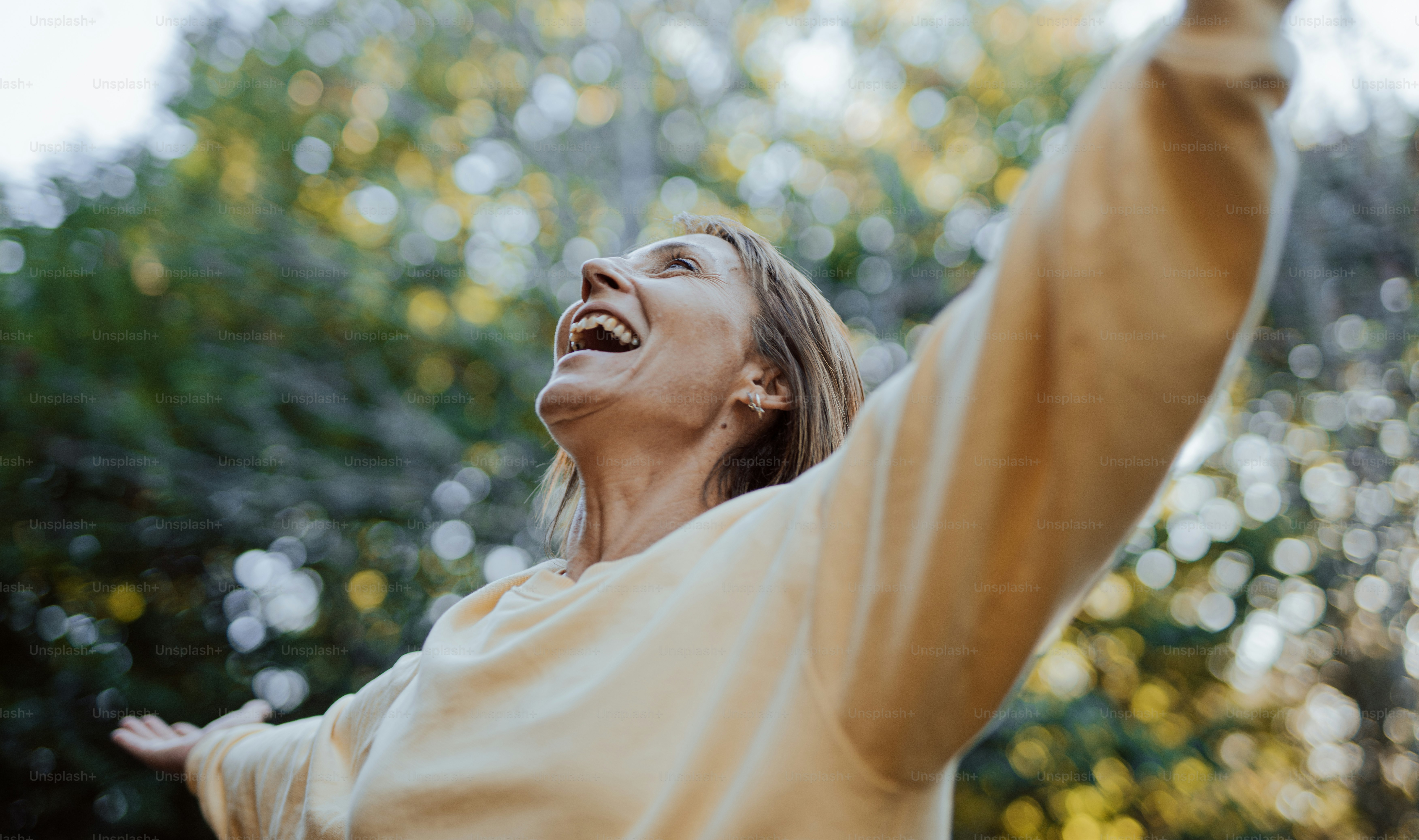 Choose from a curated selection of women photos. Always free on Unsplash.