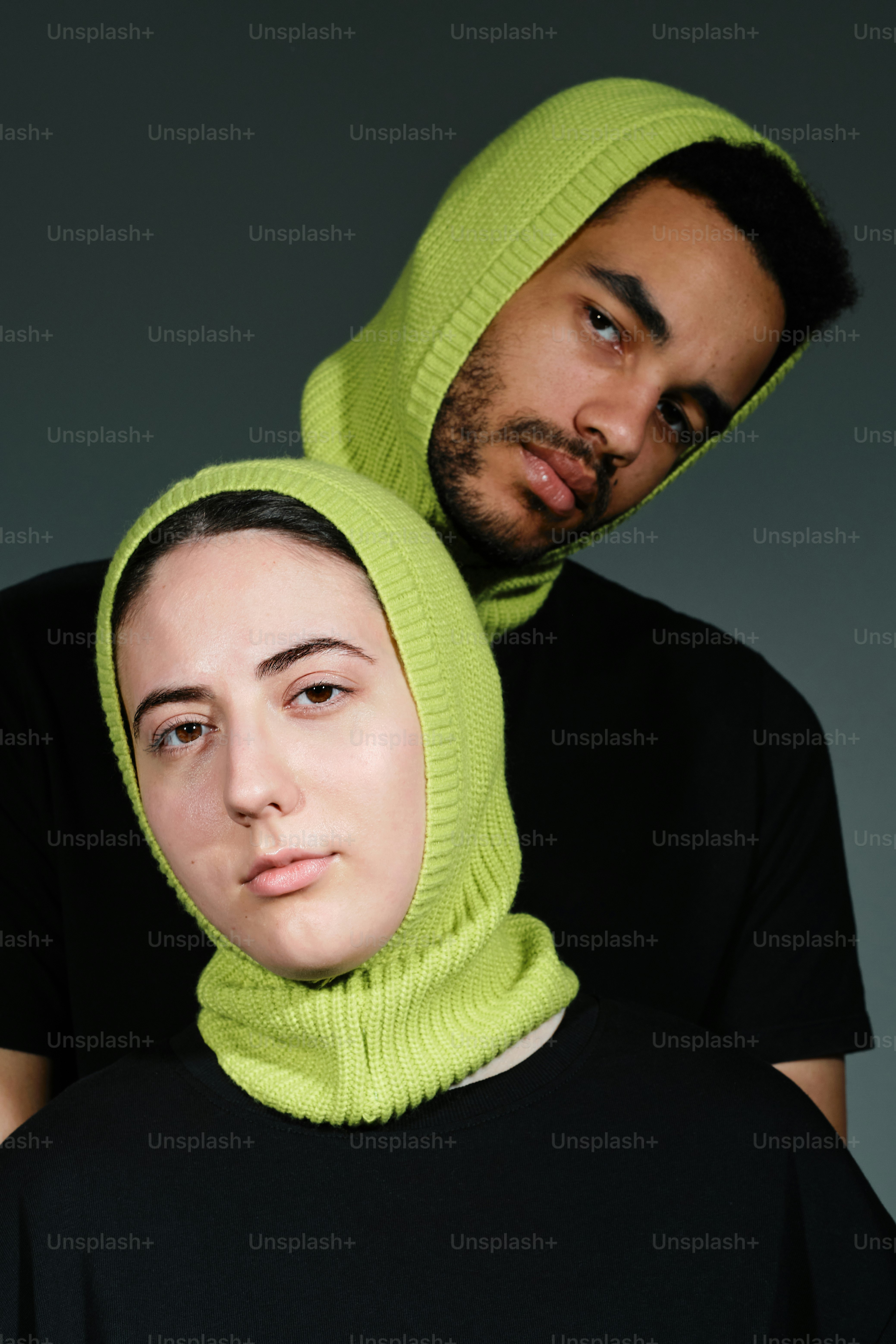 premium_photo-1698391728285-d6282297634d?ixid=M3wxMjA3fDB8MXxzZWFyY2h8OXx8bWVuJUUyJTgwJTk5cyUyMGNhciUyMHN3ZWF0c2hpcnRzfGVufDB8fHx8MTc2MzAyMTk1OHww\u0026ixlib=rb-4.1.0