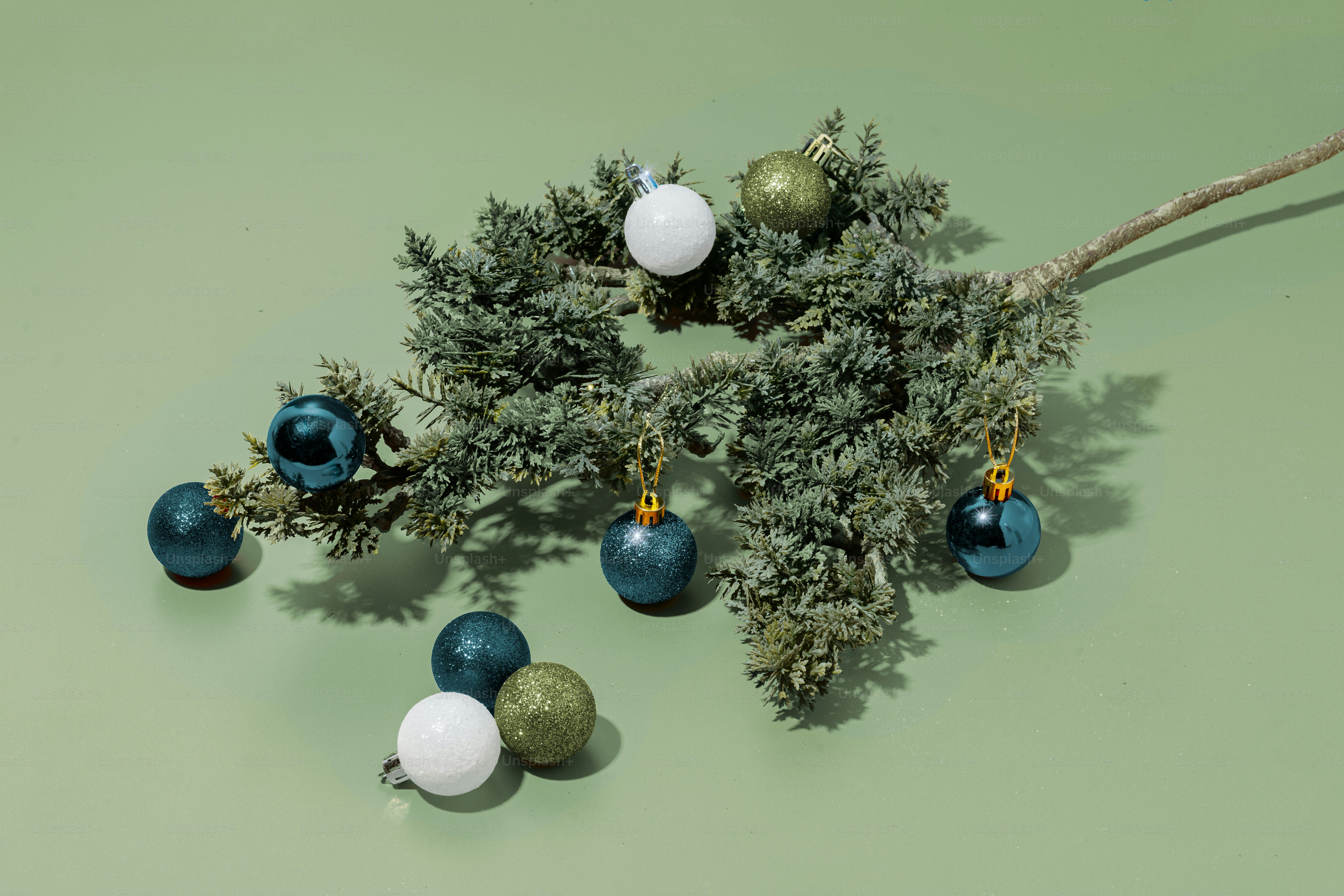 a bunch of ornaments that are sitting on a table