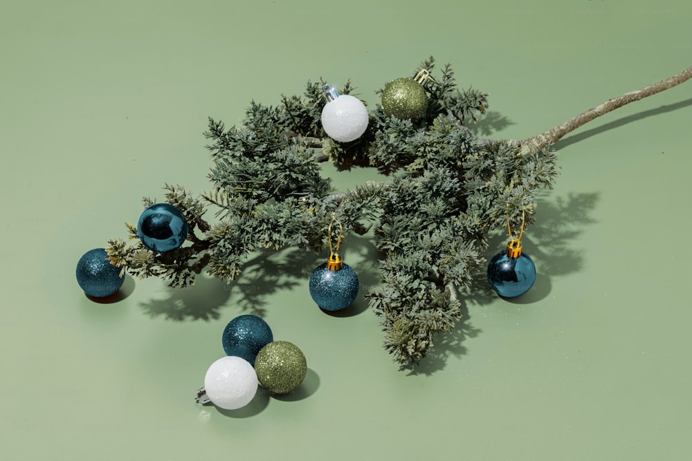 a bunch of ornaments that are sitting on a table