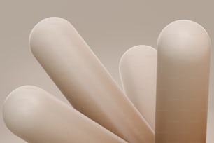 um close up de um grupo de objetos brancos