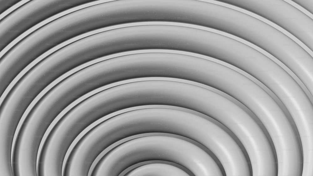 螺旋状のデザインの白黒写真