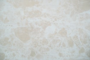 Eine Nahaufnahme einer Wand aus weißem Marmor